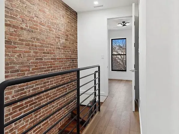 181 Kosciusko Street image 14 of 22