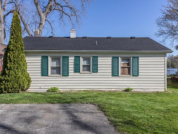 2nd image of 6017 Twin Oaks Dr