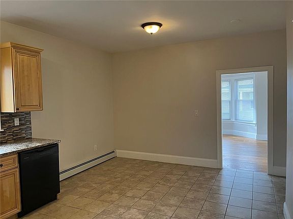 2nd image of 90 Sutton St