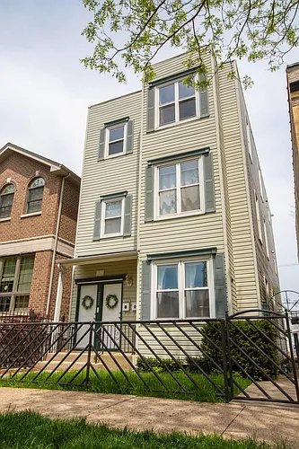 2642 W Cortland St #3 Photo 1