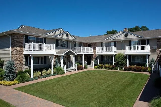 Fairfield Courtyard at Deer Park — Photo 15