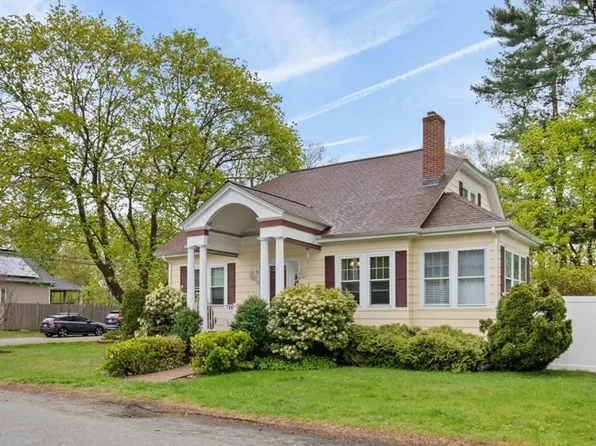 210 Robert St, Attleboro, MA 02703