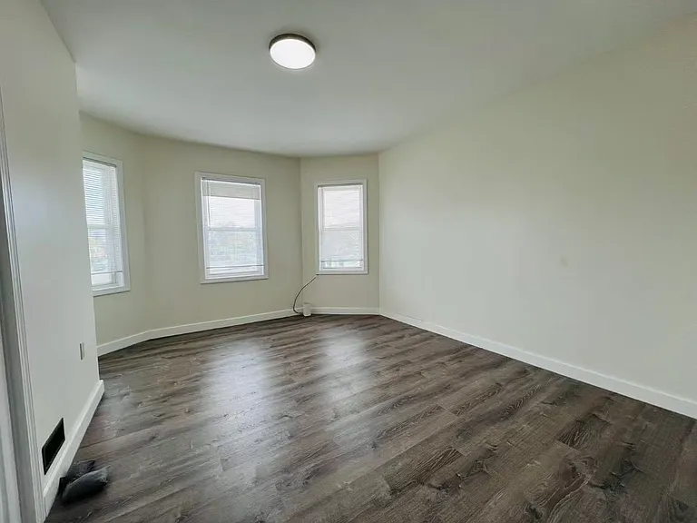 539 Washington St #3 — Photo 6