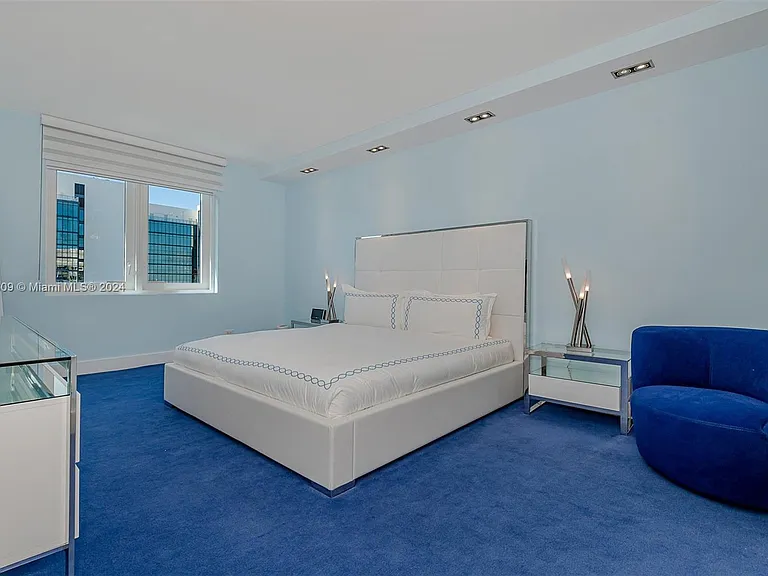2301 Collins Ave #1506 — Photo 9