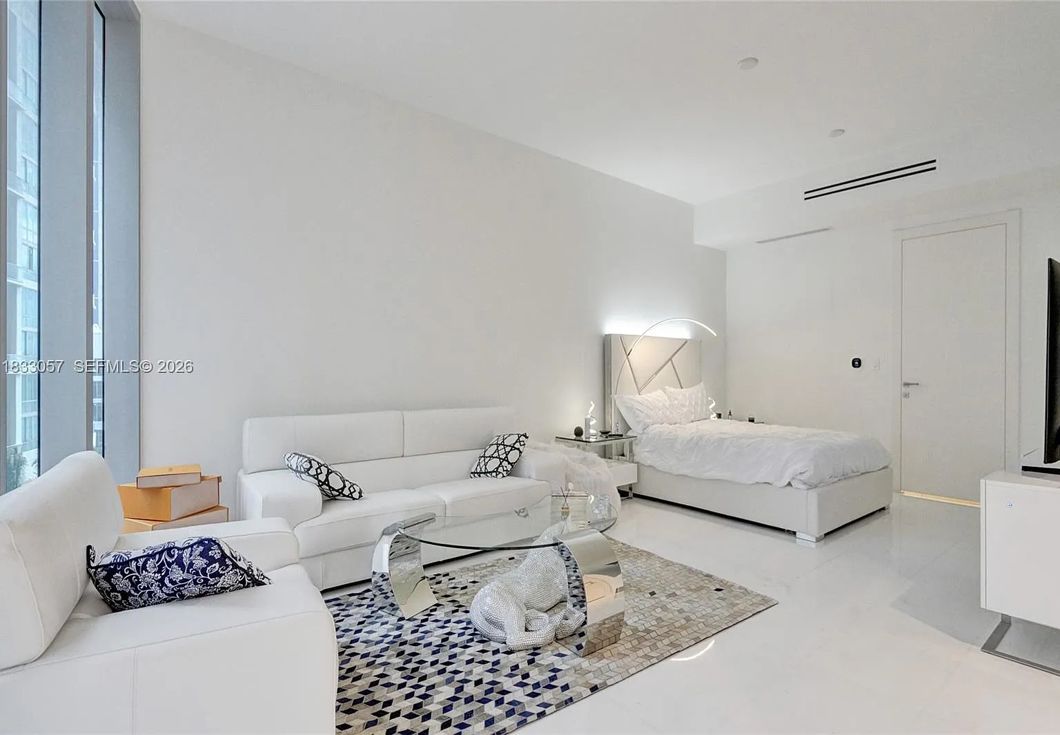 Aston Martin Residences — Photo 2