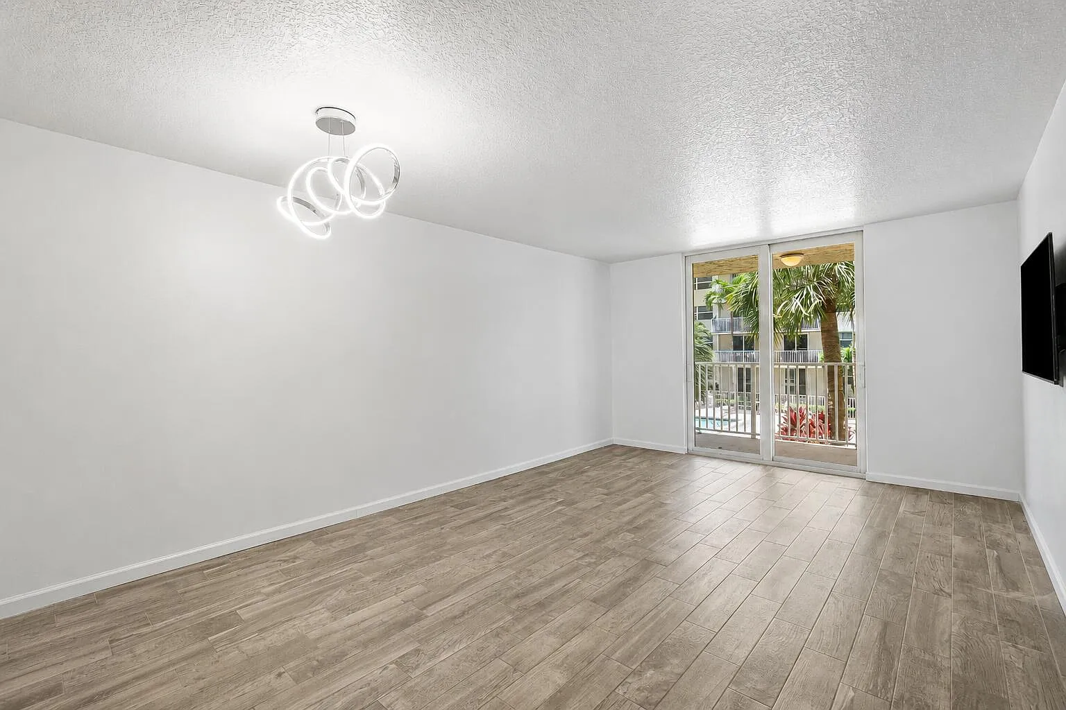 1 bed, 1.5 bath, 760 sqft, $2,300 — Photo 4