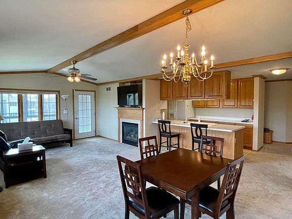 3rd image of 241 Oconomowoc Pkwy #241