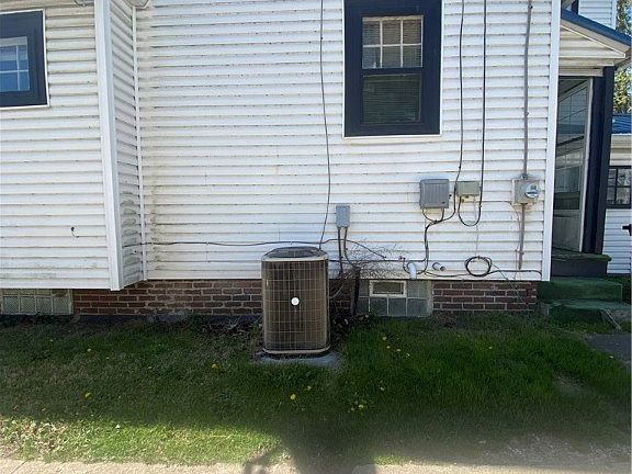4th image of 1335 12th St NW