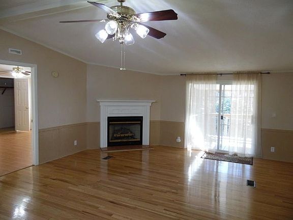 3rd image of 1028 Oceola Cir