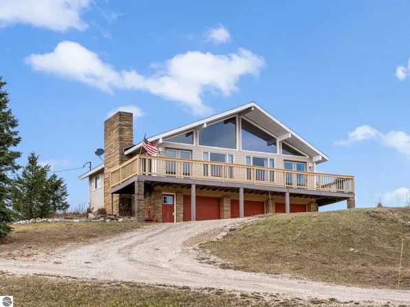 121 E Moorestown Rd, Lake City, MI 49651