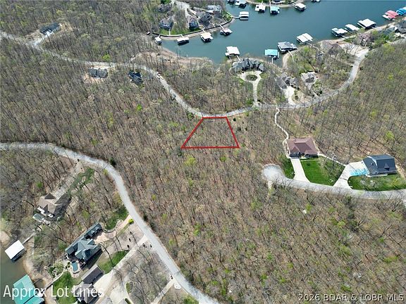 2nd image of 422 Grand View Dr