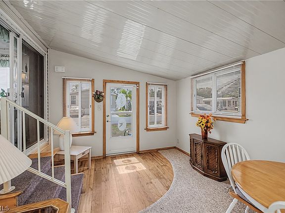 3rd image of 51 La Fonda Ln
