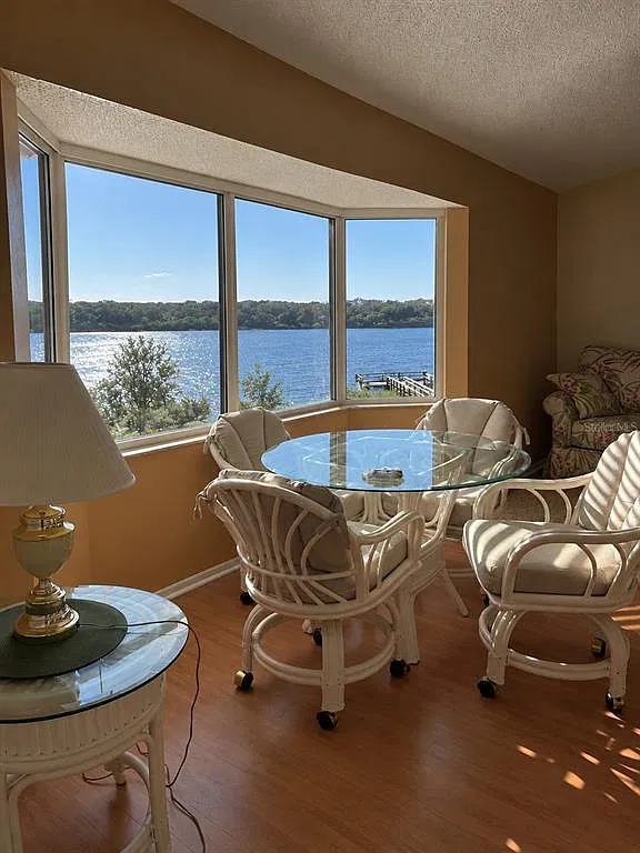 2 bed, 2.5 bath, 1680 sqft, $1,950 — Photo 3