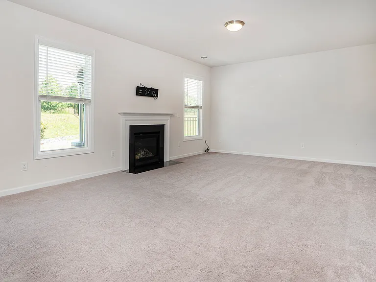 4467 Dover Ct — Photo 10