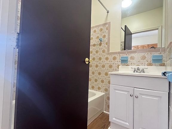 5th image of 1455 Mineral Spring Ave APT 2