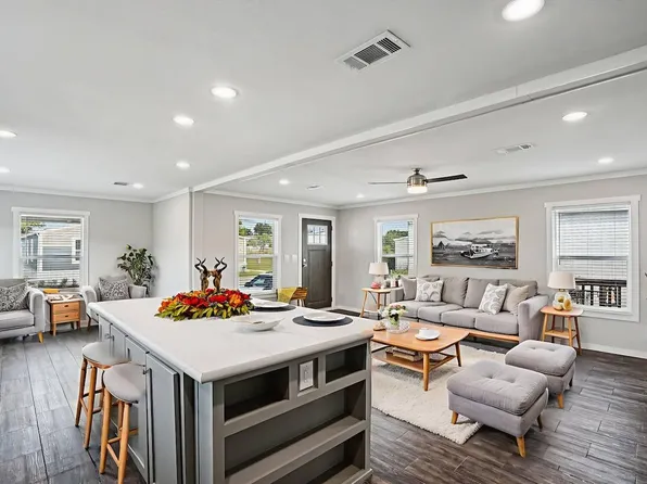 1603 American Dr, Cleburne, TX 76033