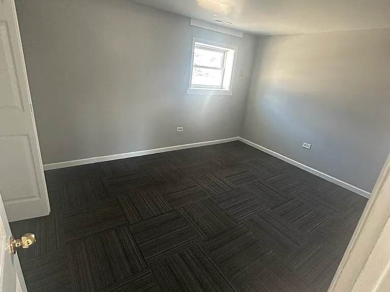 1091 Ash Dr #1 — Photo 3