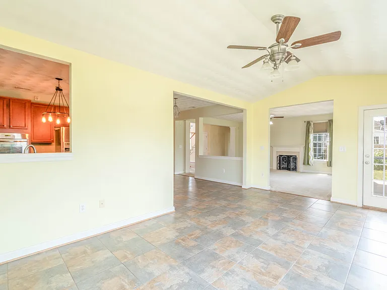 3212 Hearring Way — Photo 7