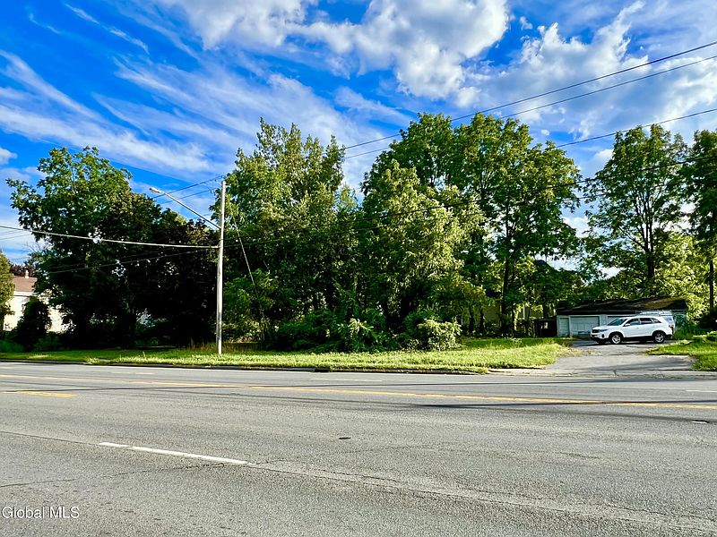 2nd image of 2808 Troy Schenectady Road
