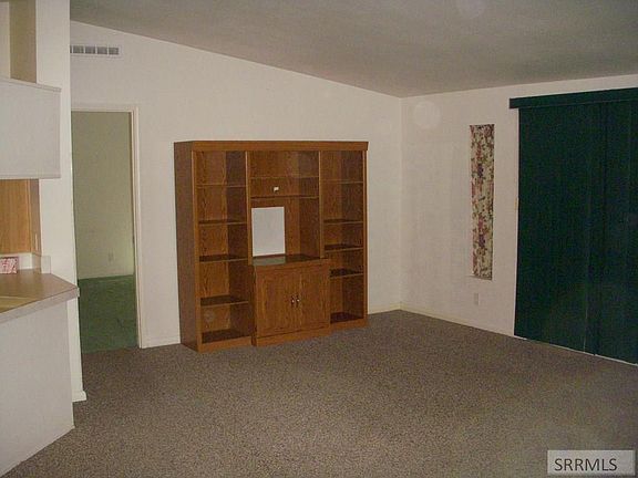 3rd image of 111 S Railroad Ave
