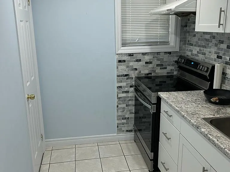 4 Lascelles Blvd #BSMT — Photo 3