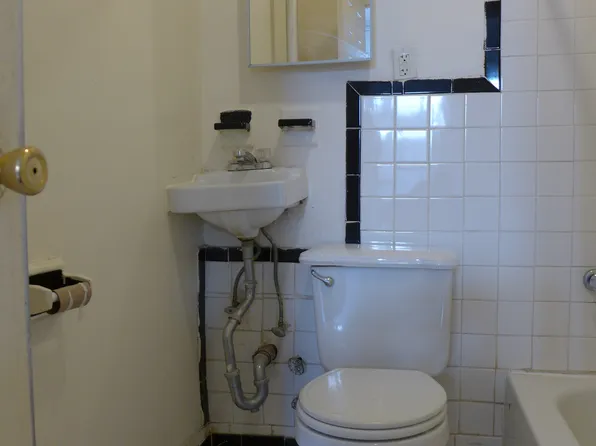 30 Edgecombe Avenue image 7 of 16