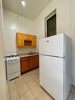5th image of 474 W 146th St APT 1RW