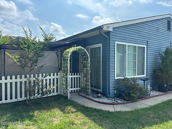 5th image of 106 Falmouth Avenue