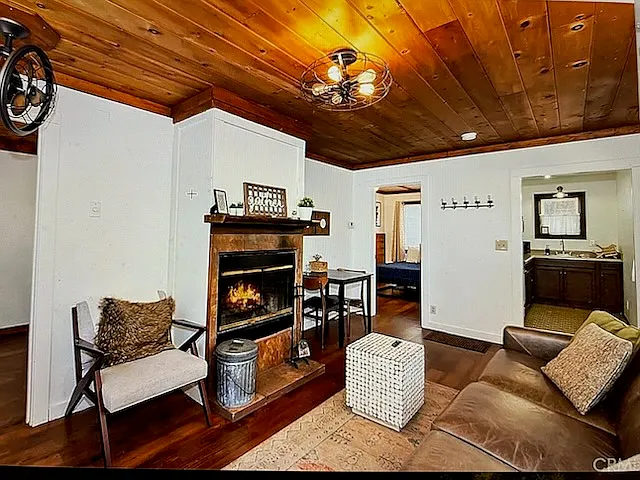 784 Berkley Ln #4 — Photo 7
