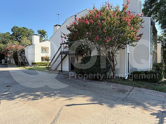 3rd image of 7431 Holly Hill Dr APT 102