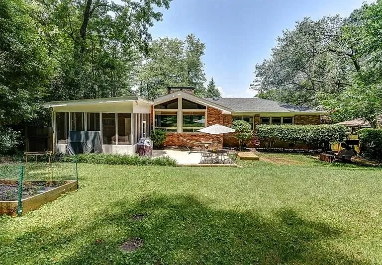 272 Kennestone Dr — Photo 10