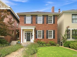 6111 Westminster Pl, Saint Louis, MO 63112