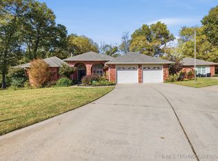 1208 Thurman St, Pryor, OK 74361