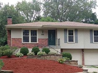 412 N Jefferson Ave, Liberty, MO 64068