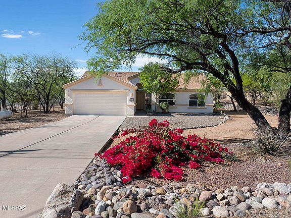 2nd image of 544 Paseo Petirojo