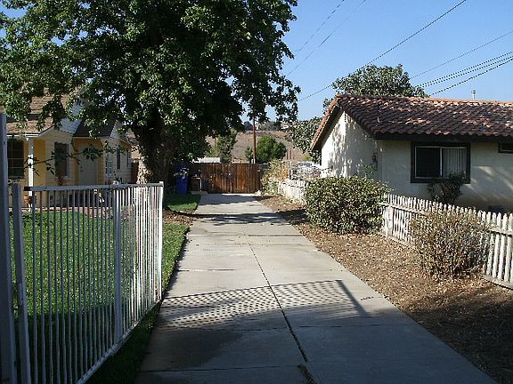 4th image of 32242 Ave D