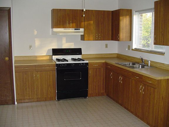 2nd image of 10042 Douglass Ct