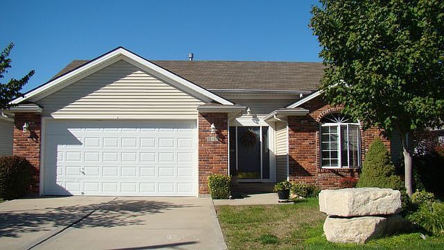 1st image of 612 NW Cortland Dr