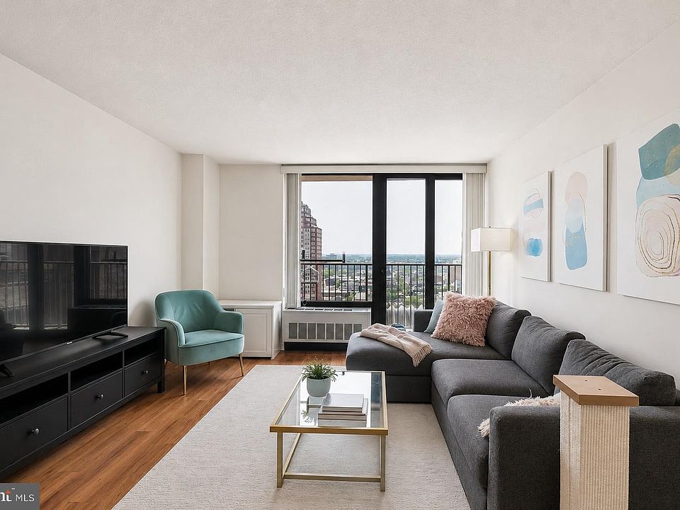 1st image of 1420 Locust St APT 21M