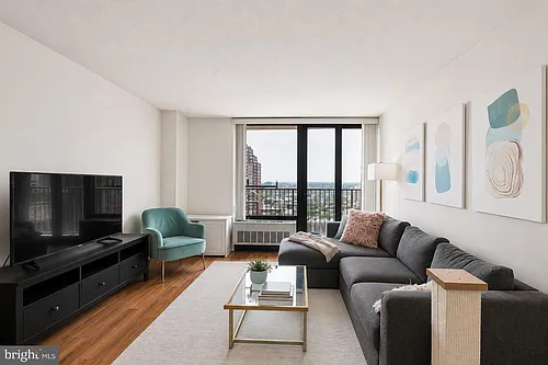 1420 Locust St #21M Photo 1