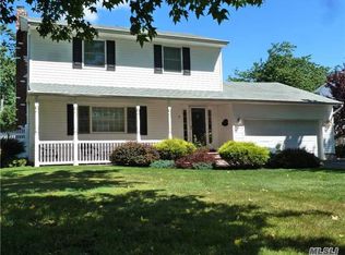 9 Arden Ln, Commack, NY 11725