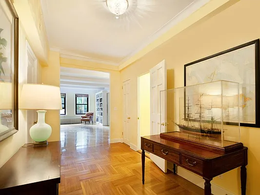 Sold by Sotheby's International Realty | media 18