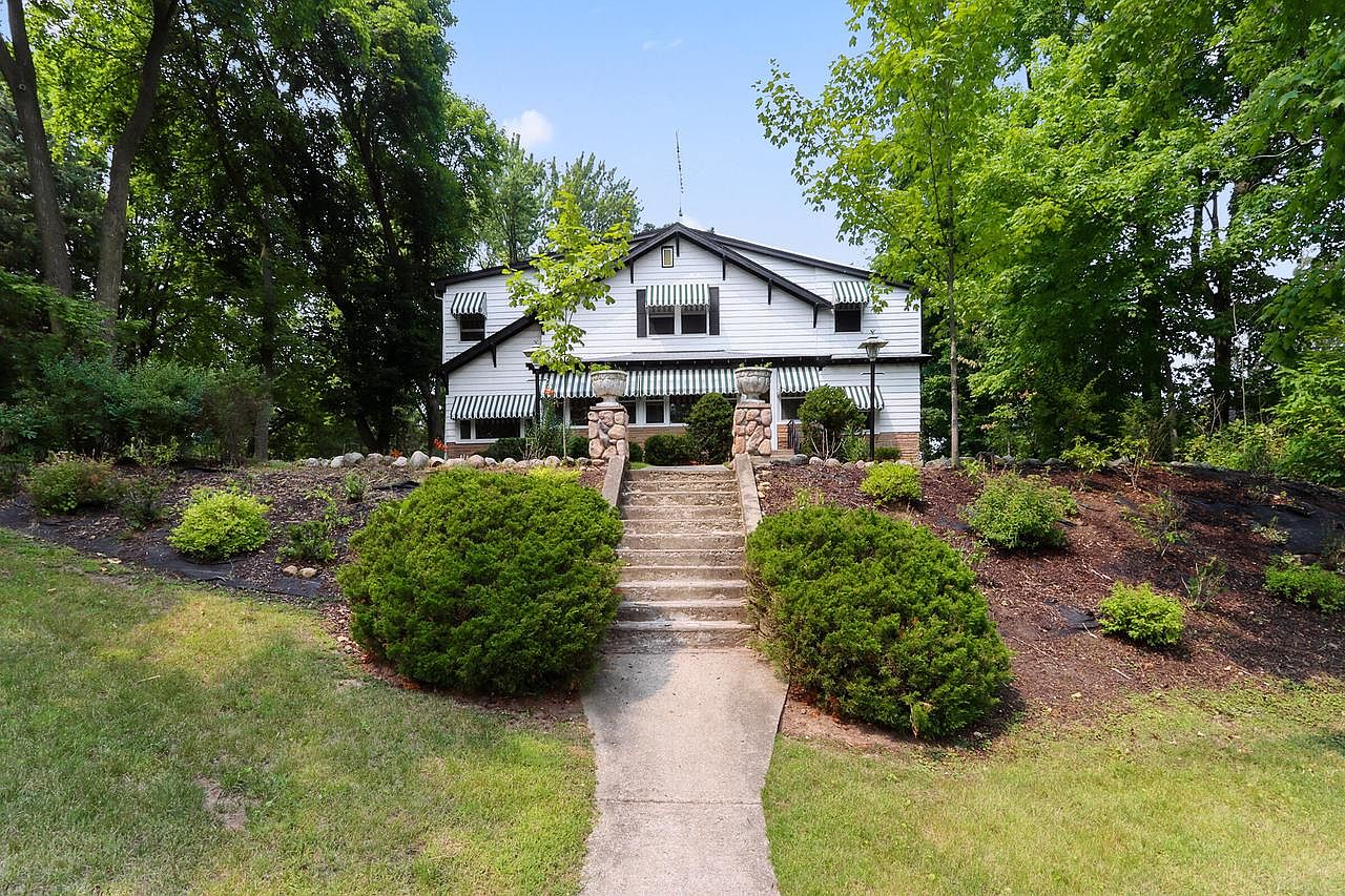 1325 Park Row STREET, Lake Geneva, WI 53147 MLS 1844324 Zillow