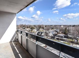 Robinson Towers, Stoney Creek, ON L8G 1K8