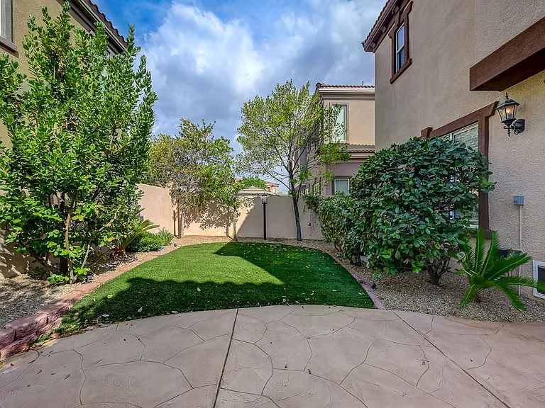 2429 Granada Bluff Ct — Photo 38
