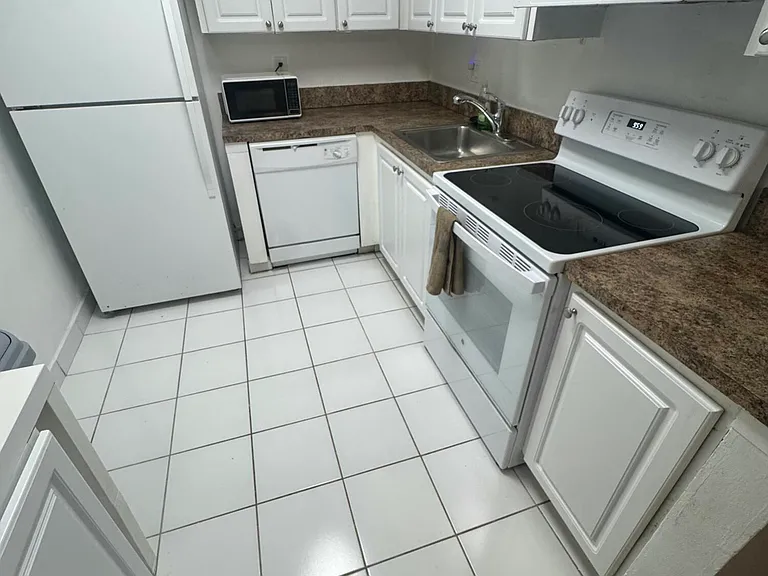 480 NW 20th St #3060 — Photo 8