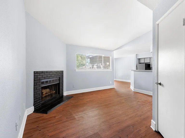 7200 T C Jester Blvd #1004 — Photo 2