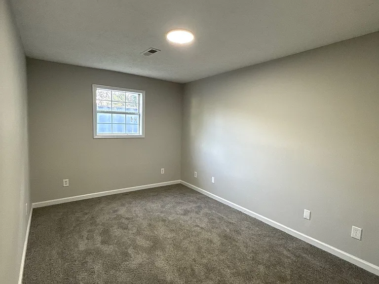 319 Anderson Ave — Photo 12