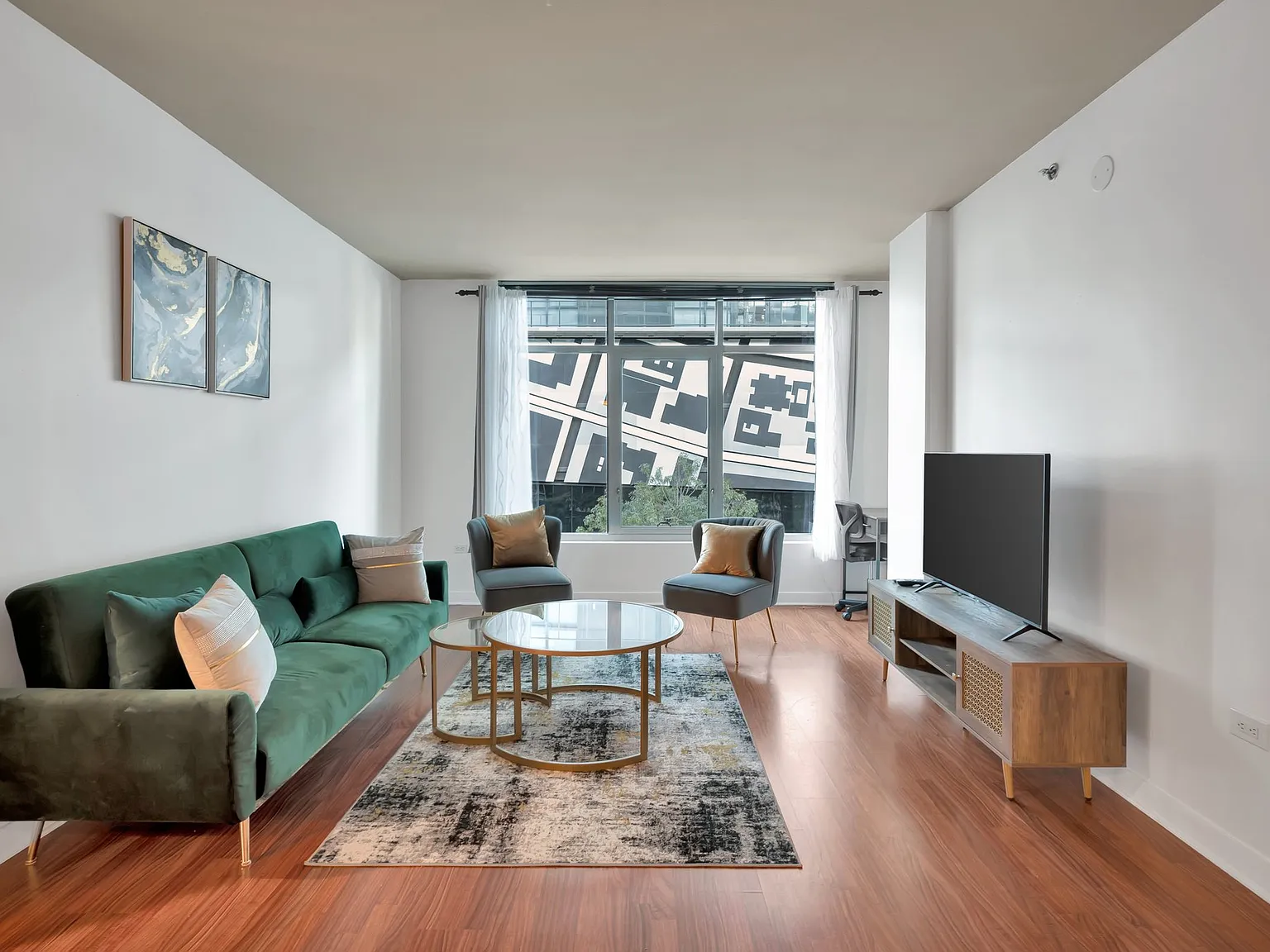 2 bed, 989 sqft, $3,495 — Photo 2