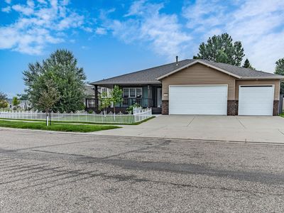 2235 La Corte Loop, Bismarck, ND, 58503